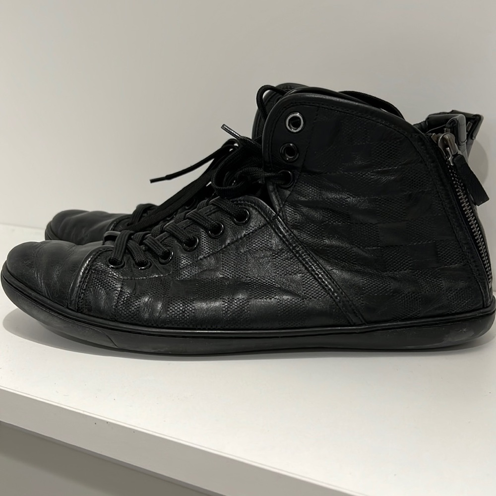100% authentic mens Louis Vuitton Sneakers
